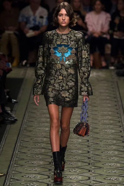Look 2